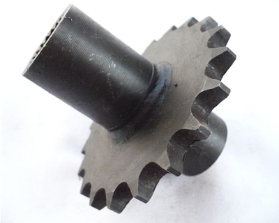 A white Front Sprocket 530#16 (SPF-5) (CDL-GX002).